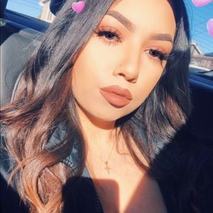 Meet your Posher, Cecelia